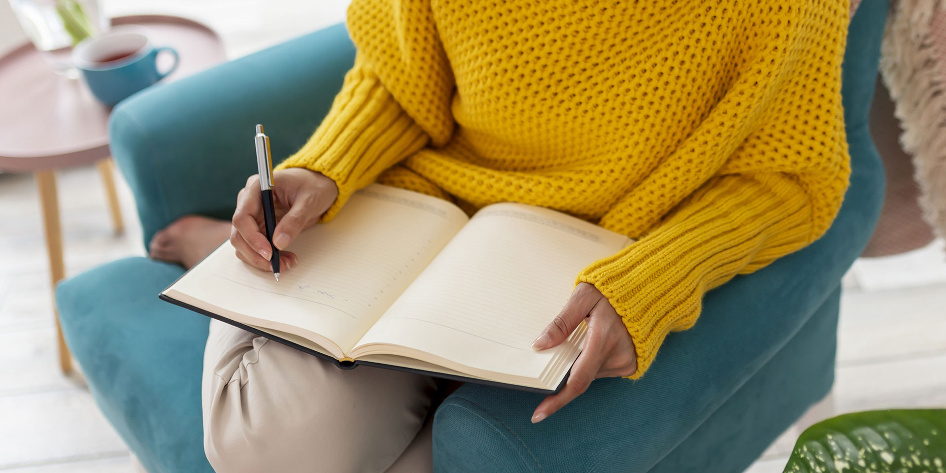 sustainable-food-practices_woman writing in journal, taking notes